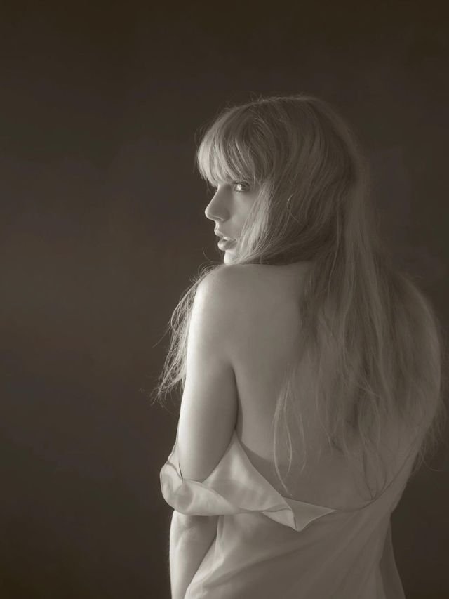 Taylor swift Express her love for travois Kelce in "The Alchemy" The Tortured Poets Department