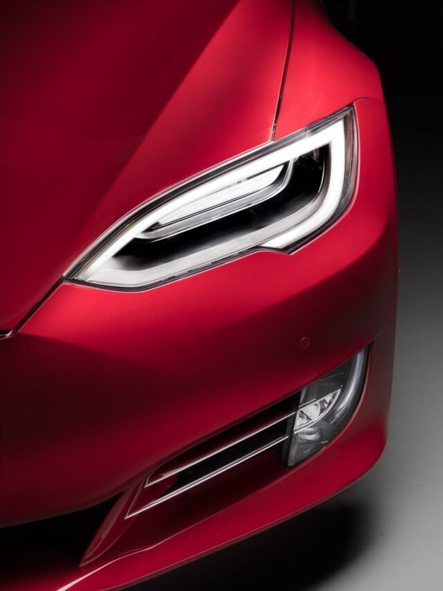 All you need to know about Tesla S Plaid!