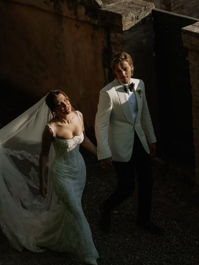 Jake Bongiovi donned a classic white tuxedo with a black bow tie.